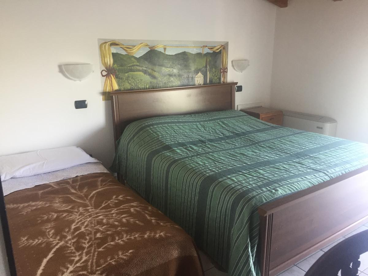 Agriturismo La Roccia Villa Vo Buitenkant foto