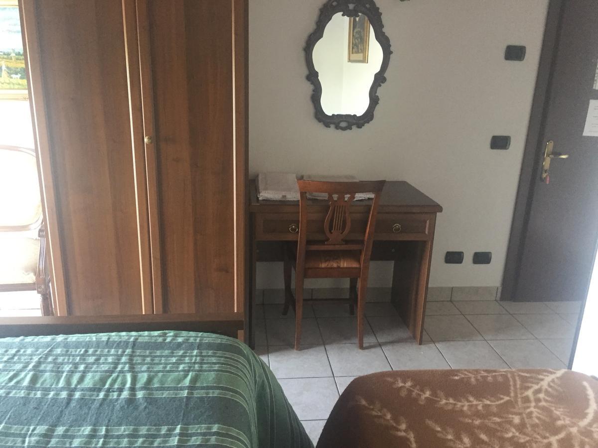 Agriturismo La Roccia Villa Vo Buitenkant foto